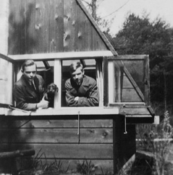 Frants Röntgen (left) in his studio with his brother Joachim.